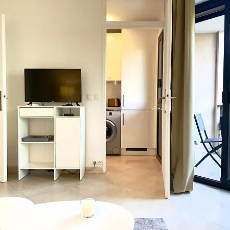 Spacious New And Terrace Juan-les-Pins