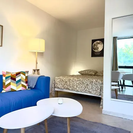 Spacious New And Terrace Apartament