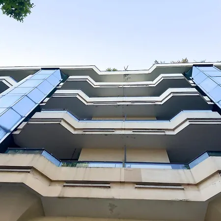 Spacious New And Terrace Apartament