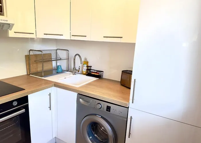 דירה Spacious New And Terrace *