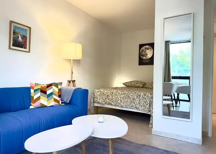 Spacious New And Terrace דירה