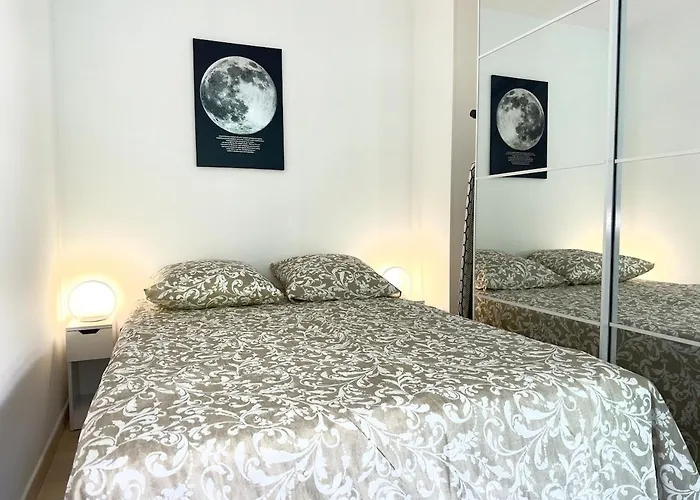 Spacious New And Terrace *