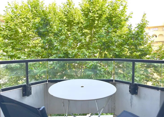 Spacious New And Terrace דירה *