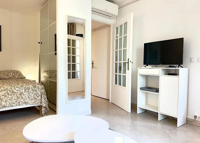 דירה Spacious New And Terrace *